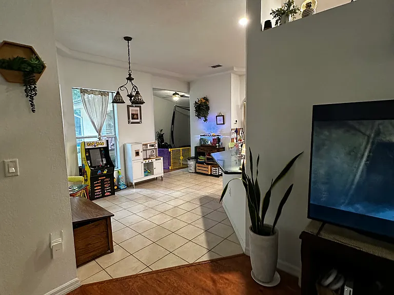6476 Larry Ave — Photo 4
