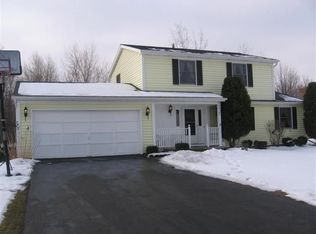 5927 King Hill Dr, Farmington, NY 14425