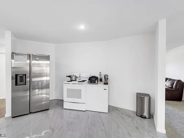 3271 Brooklyn Ave — Photo 21