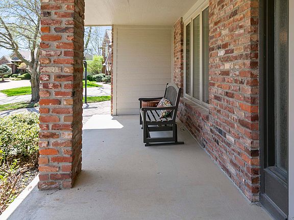 4th image of 1518 N 129th Avenue Cir