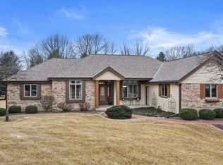 1526 Moonlit Ct, Richfield, WI 53076