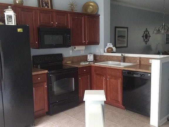 2nd image of 8122 Summer Palm Ct