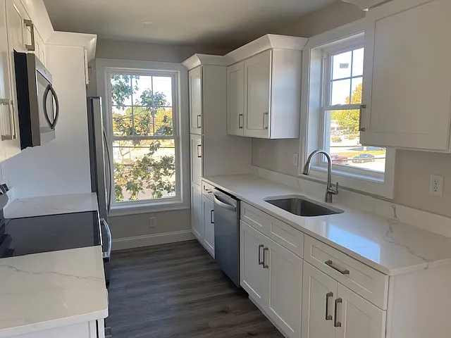 1 bed, 640 sqft, $2,200 — Photo 2