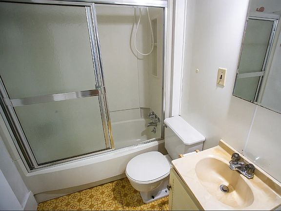3rd image of 115 Maryland St
