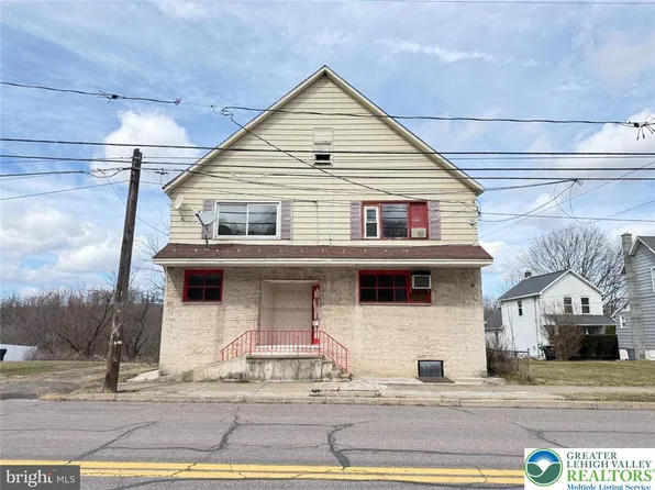 863 S Main St, Wilkes Barre, PA 18706