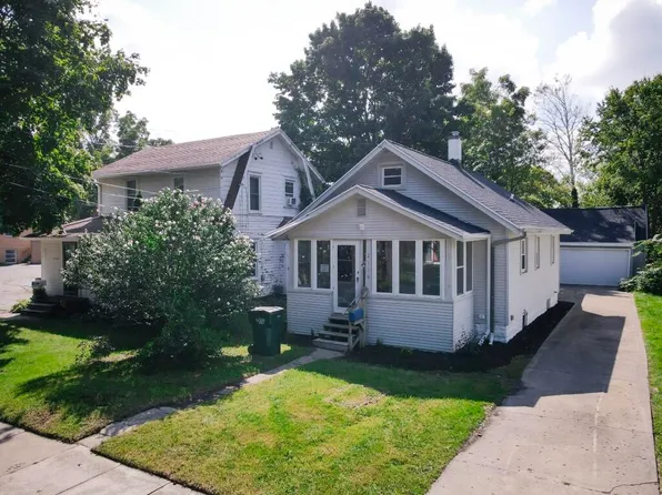 2116 Donora St, Lansing, MI 48910