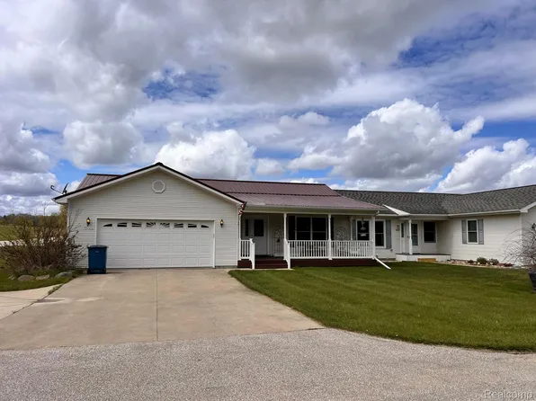 320 Roller Way #40, Mayville, MI 48744