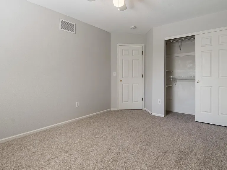 1862 Twin Lakes Cir — Photo 18