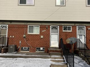 20979 Washington Dr, Roseville, MI 48066