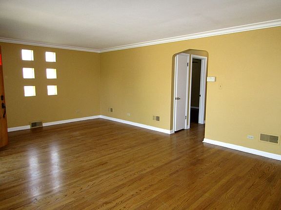 4th image of 8729 S Washtenaw Ave