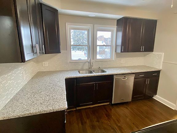 3rd image of 460 Orchard Ave #1