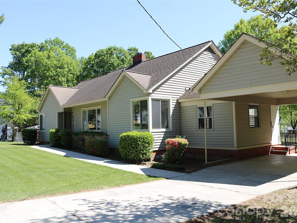 1st image of 415 Magnolia Dr