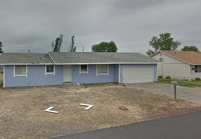 703 Chinook Ct — Photo 1