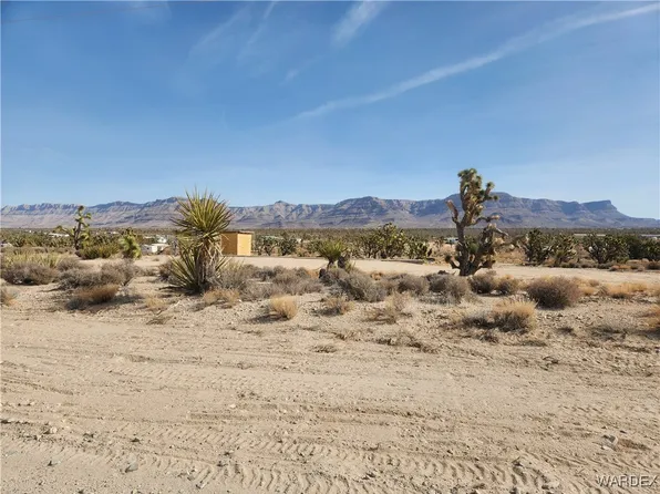 27182 N Driftwood Dr, Meadview, AZ 86444