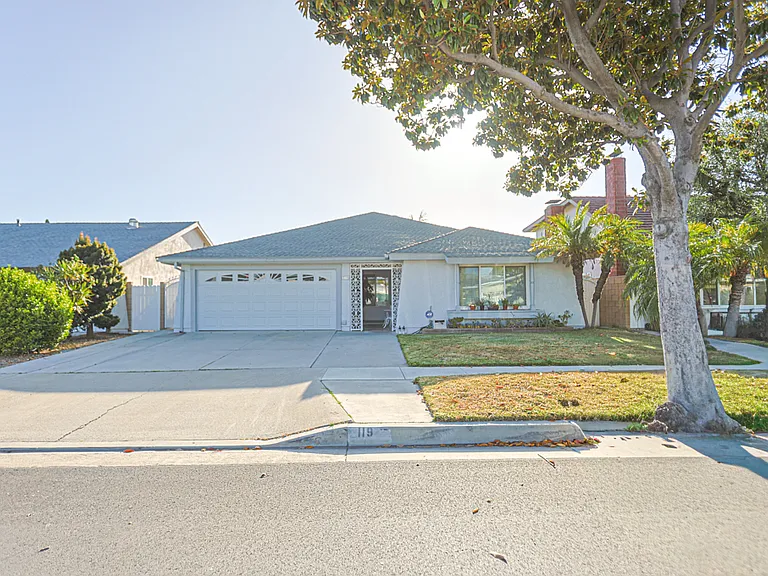 119 S Jeanine Way — Photo 1