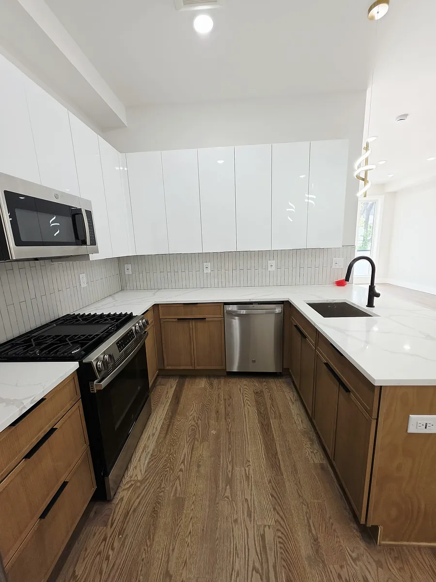 Building Photo - 40 Lembeck Ave #202