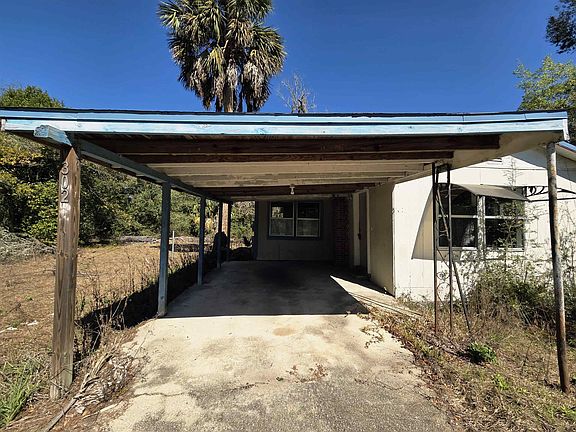 5th image of 302 W Spring Pl