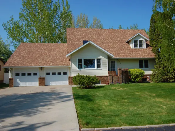 1205 14th St SW, Sidney, MT 59270