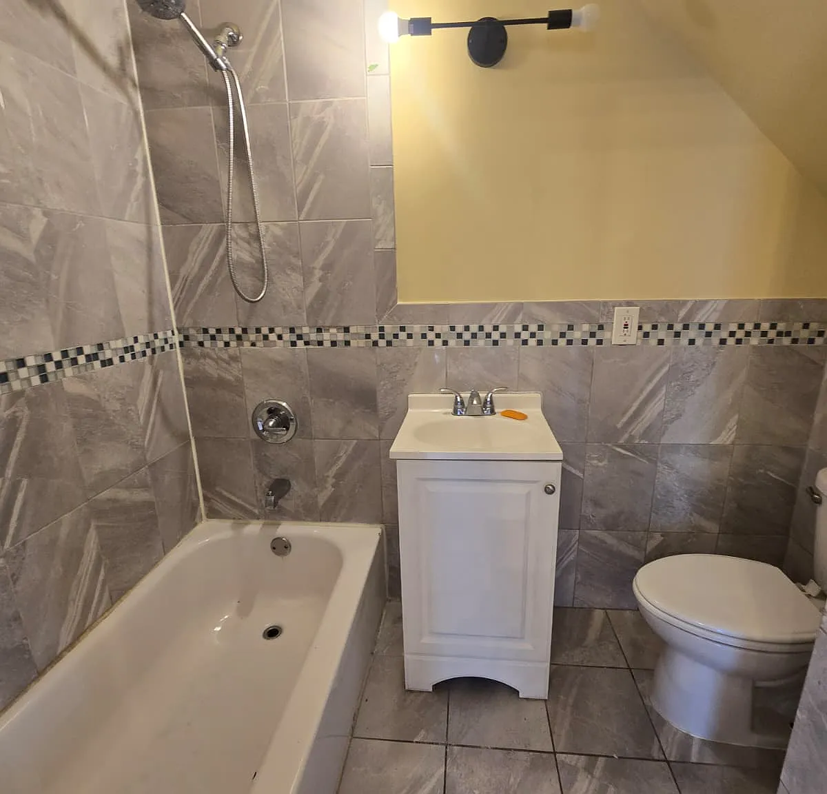 3 bed, $2,250 — Photo 2
