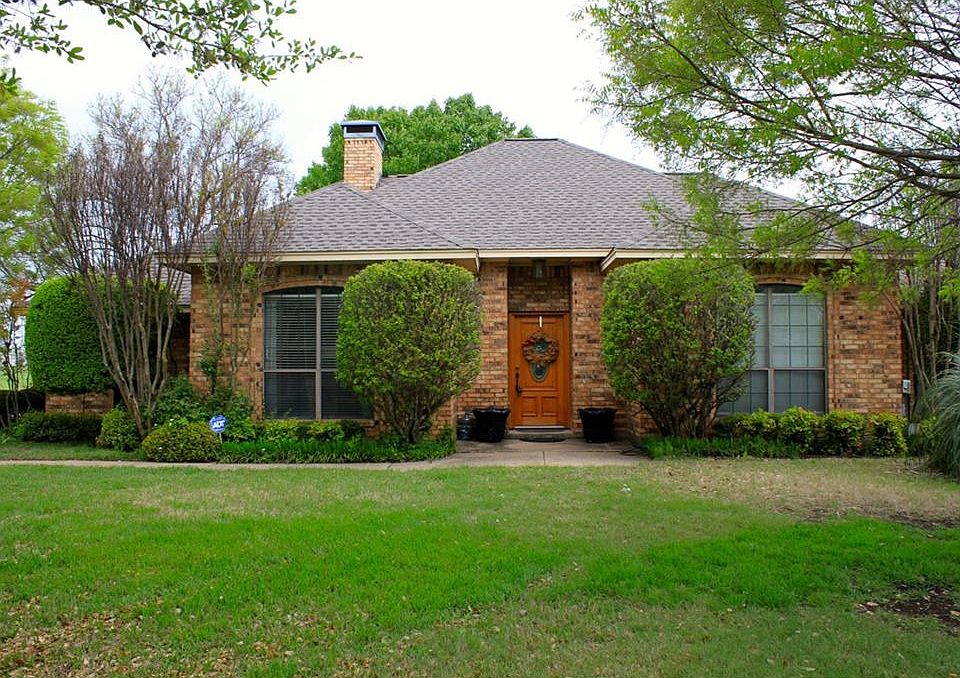 1st image of 833 Red Oak Creek Dr
