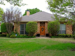 833 Red Oak Creek Dr, Red Oak, TX 75154