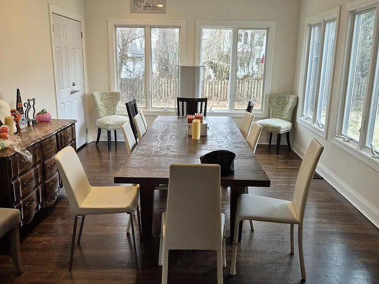 247 Perrine Ave — Photo 3