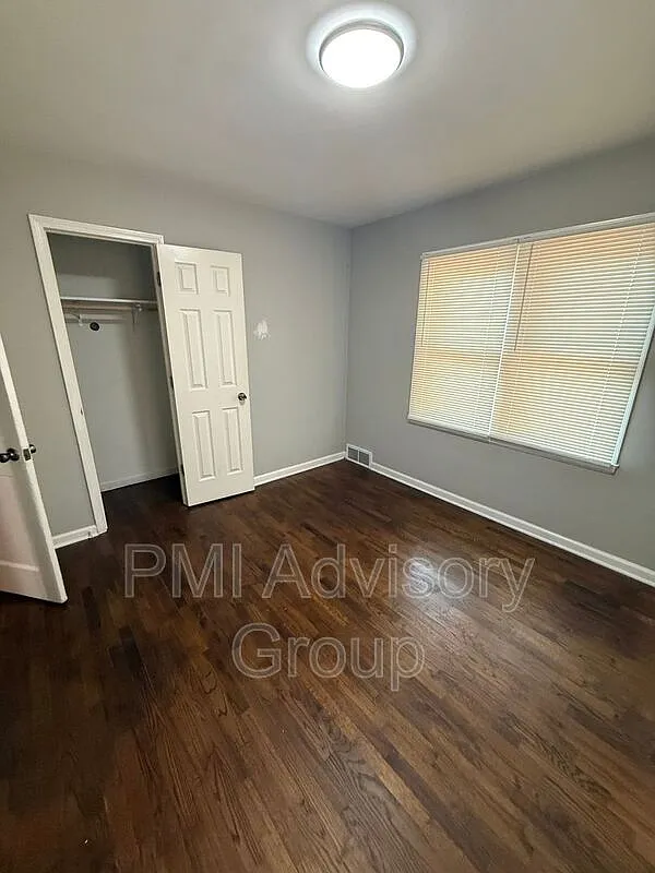 2 bed, 1.0 bath, 885 sqft, $1,250 — Photo 4