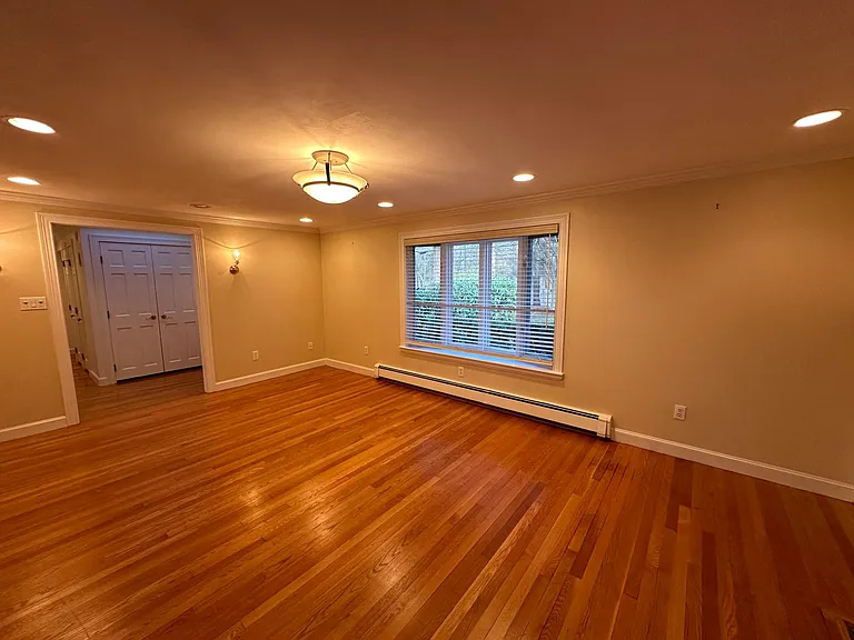 757 Wellesley St — Photo 12