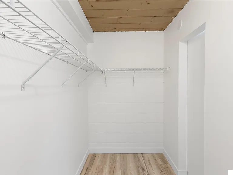 1635 E St — Photo 10