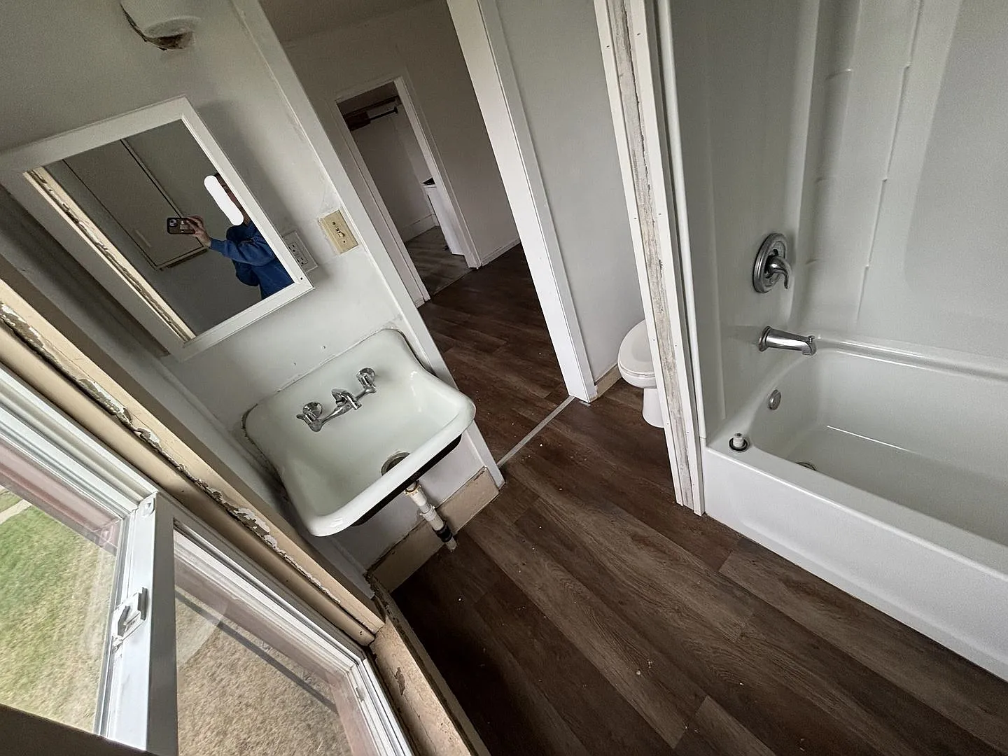 Riverside Apartments — Photo 3