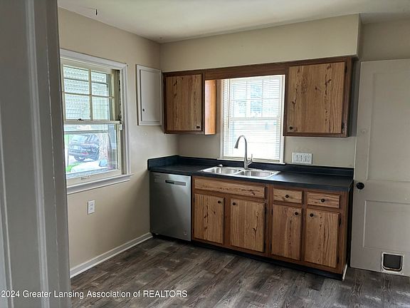 5th image of 1114 Goodrich St