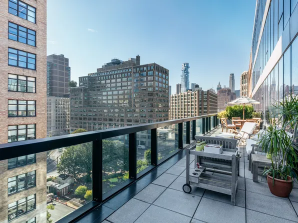 255 Hudson Street image 1 of 10