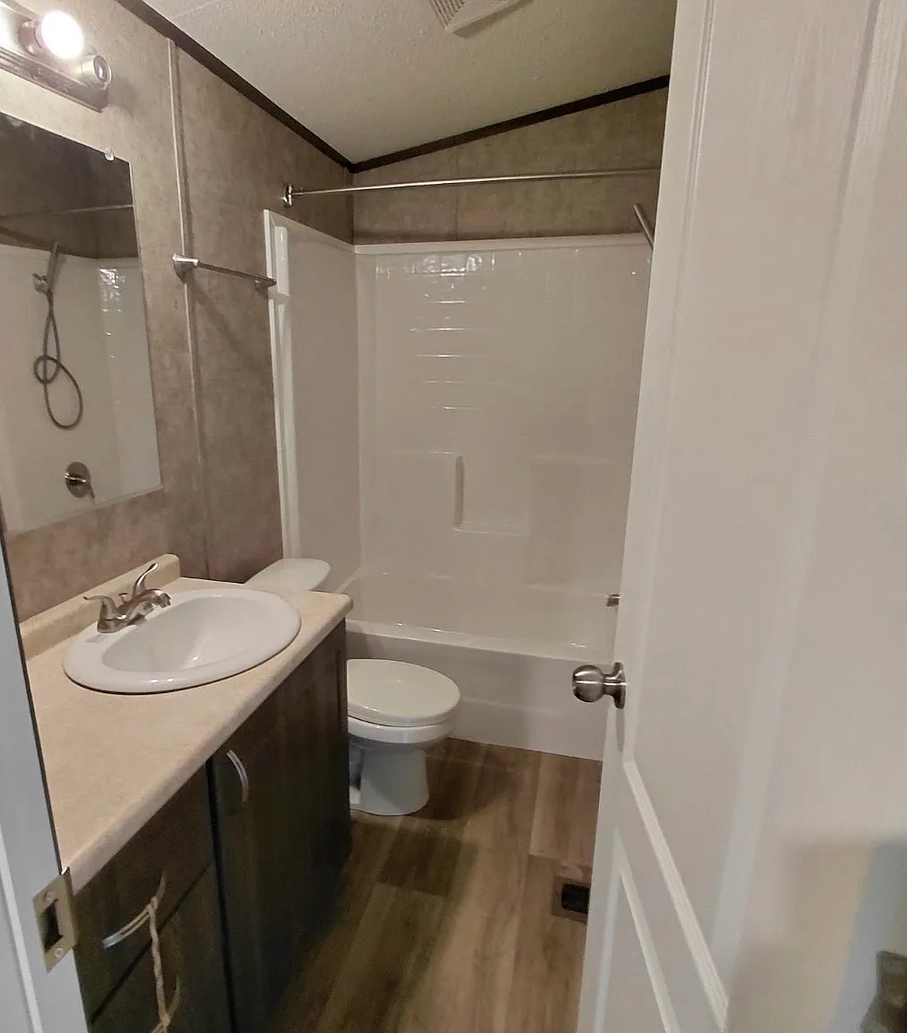 3 bed, $1,275 — Photo 2