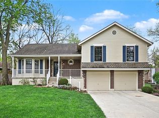 1607 SE Boone Trl, Lees Summit, MO 64063