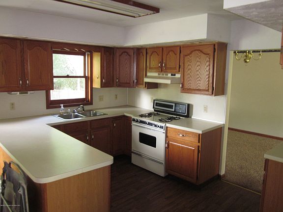 2nd image of 706 Parrott Ave