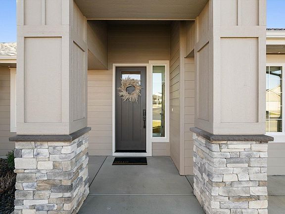 4th image of 2432 Maggio Loop