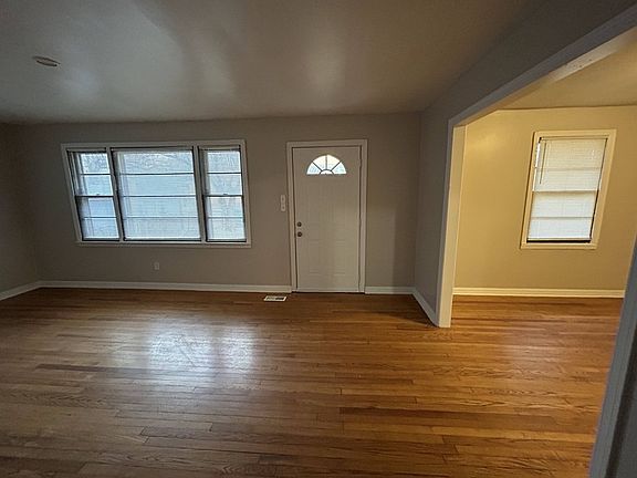 5th image of 2804 Hart Dr NW