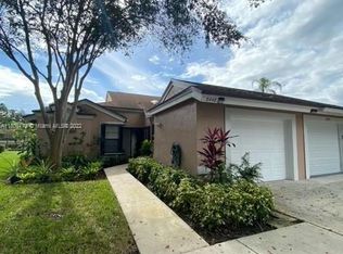 8448 Park Gate Rd, Boca Raton, FL 33496