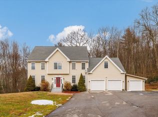 1 Crowl Hill Rd, Auburn, MA 01501