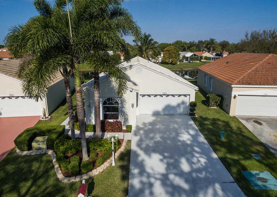 1st image of 162 Woodlake Cir