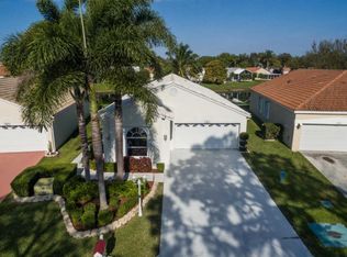 162 Woodlake Cir, Greenacres, FL 33463
