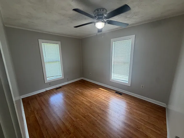120 E Boone St — Photo 9