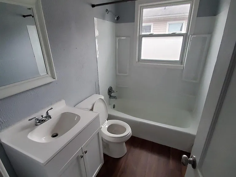 1414 E Commerce Ave #B — Photo 10