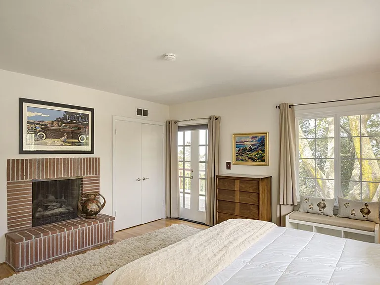 Bedroom #1 - King Bed, En Suite Bath (Fireplace is decorative only)