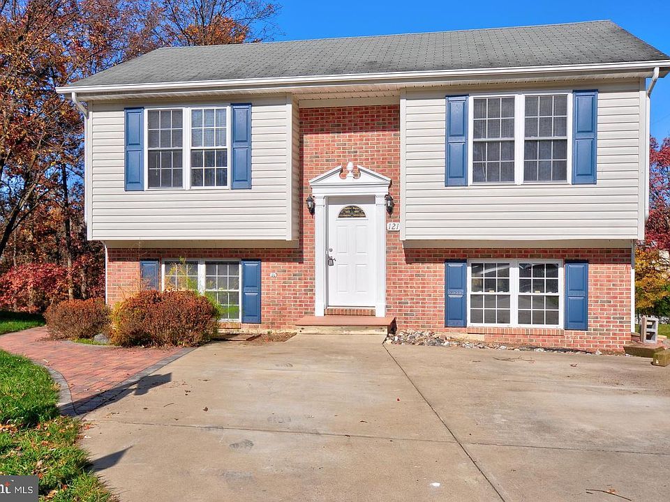 1st image of 121 Deer Hill Ct
