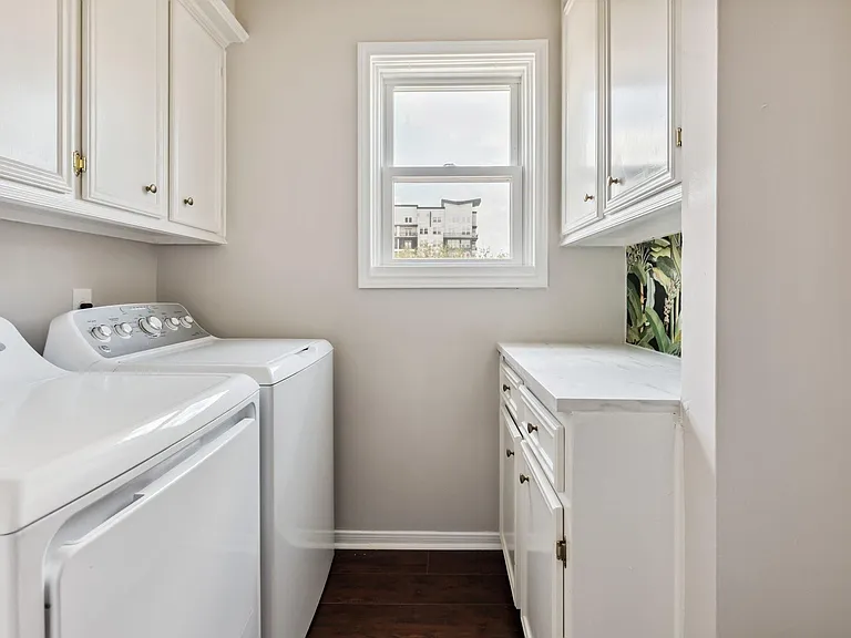 601 Sandman St — Photo 19