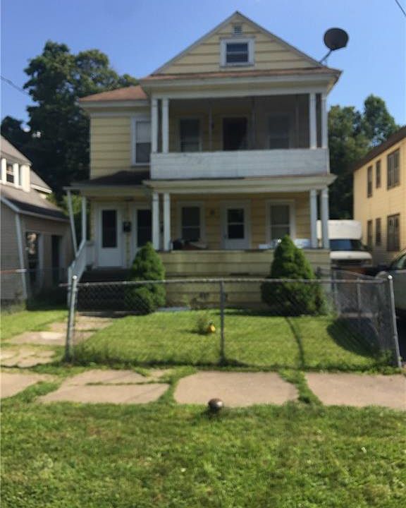 1st image of 373-75 W Kennedy St W