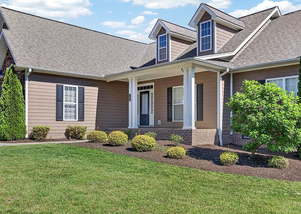 1st image of 816 Windingbrook Ct