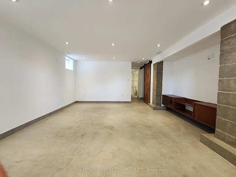 221 Thirtieth St #BASEMENT — Photo 6