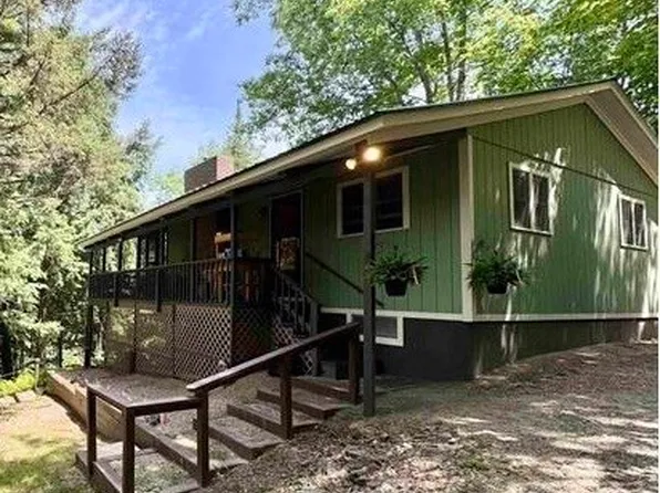 207 Lakeside Dr, Woodsville, NH 03785